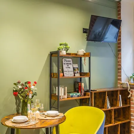 Grzegorzki - Station Nearby - By Rentujemy Lägenhet